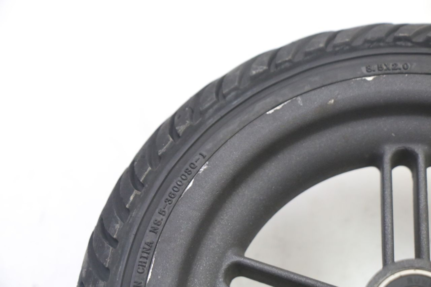 photo de LLANTA TRASERA Y NEUMÁTICO XIAOMI MI PRO 2 1 - Detalles de los puntos de fijación