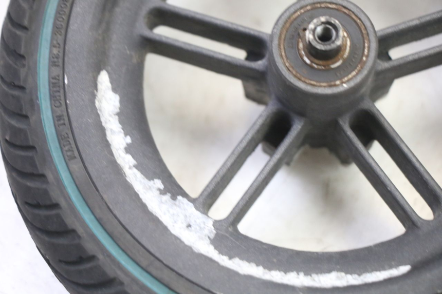 photo de LLANTA TRASERA Y NEUMÁTICO XIAOMI MI PRO 2 1 - Características distintivas