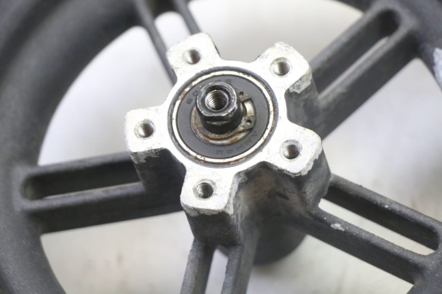 photo de LLANTA TRASERA Y NEUMÁTICO XIAOMI MI PRO 2 1 - Otra perspectiva