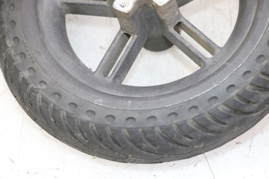 photo de LLANTA TRASERA Y NEUMÁTICO XIAOMI MI PRO 2 1 - Estado de la superficie y material