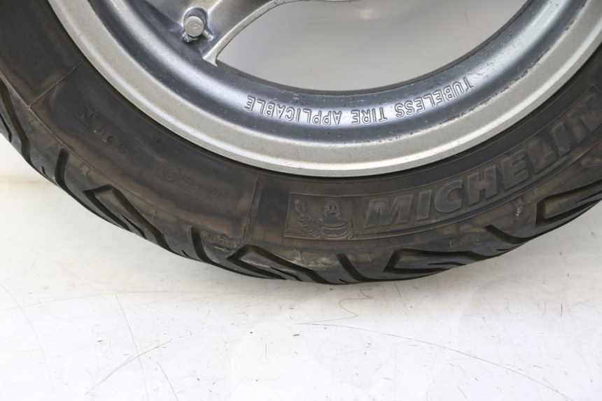 photo de LLANTA TRASERA Y NEUMÁTICO KYMCO MOVIE S 125 (2009 - 2018) - Características distintivas