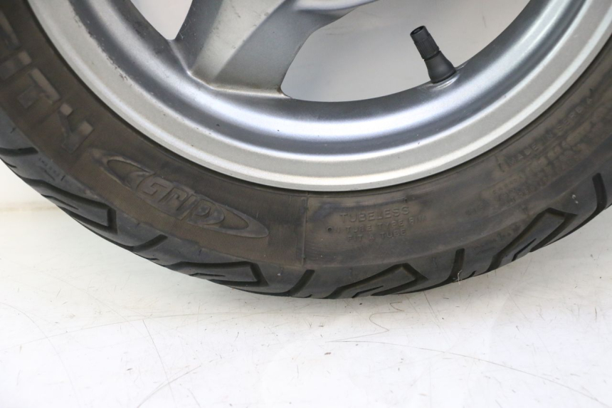 photo de LLANTA TRASERA Y NEUMÁTICO KYMCO MOVIE S 125 (2009 - 2018) - Inspección visual detallada