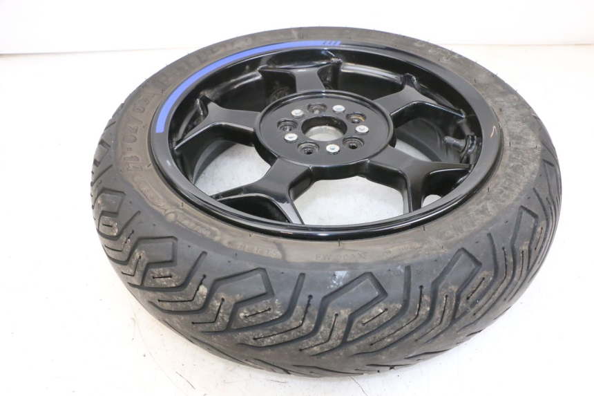 photo de LLANTA TRASERA Y NEUMÁTICO PIAGGIO MP3 500 (2016 - 2018) - Recambio usado revisado