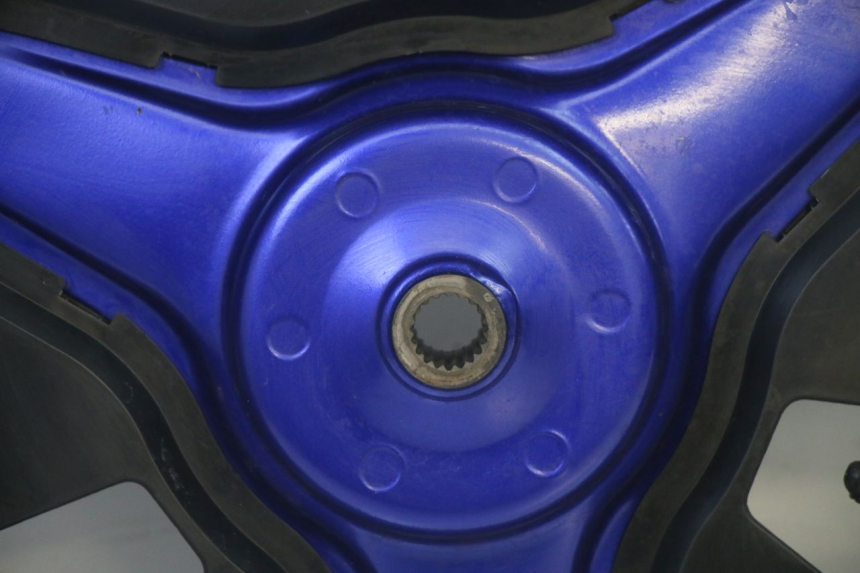 photo de LLANTA TRASERA Y NEUMÁTICO YAMAHA PW 50 (1984 - 2025) - Primer plano técnico