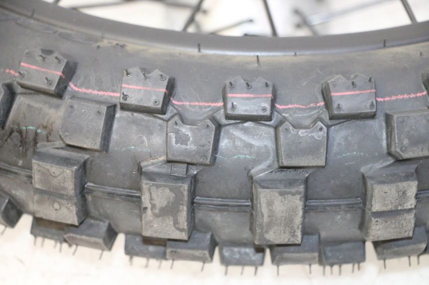 photo de LLANTA TRASERA Y NEUMÁTICO APOLLO RFZ 125 - Otra perspectiva