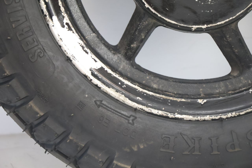 photo de LLANTA TRASERA Y NEUMÁTICO TNT MOTOR ROMA 10' 2T 50 (2011 - 2018) - Detalles de los puntos de fijación