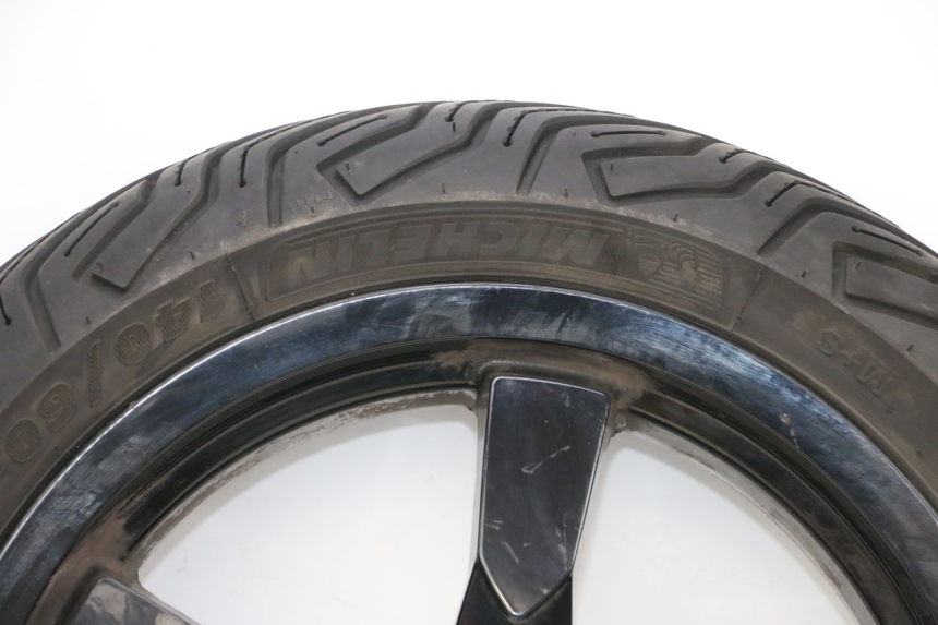 photo de LLANTA TRASERA Y NEUMÁTICO PEUGEOT SATELIS 125 (2013 - 2018) - Inspección visual detallada