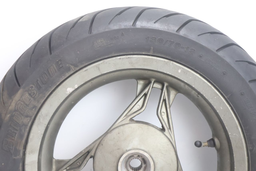 photo de LLANTA TRASERA Y NEUMÁTICO RIDE SLASH 2T 50 (2012 - 2014) - Detalle de la pieza