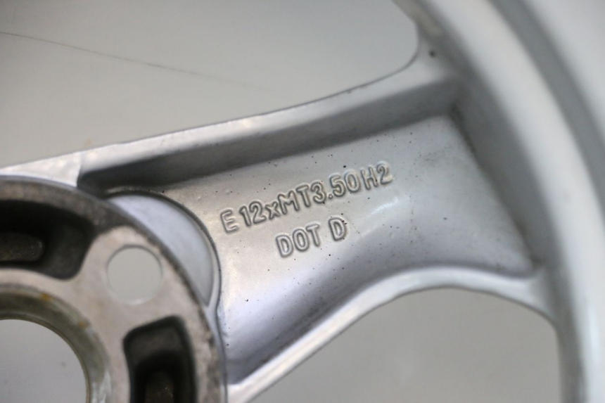 photo de LLANTA TRASERA Y NEUMÁTICO PEUGEOT SPEEDFIGHT LC 50 (1996 - 2002) - Características distintivas