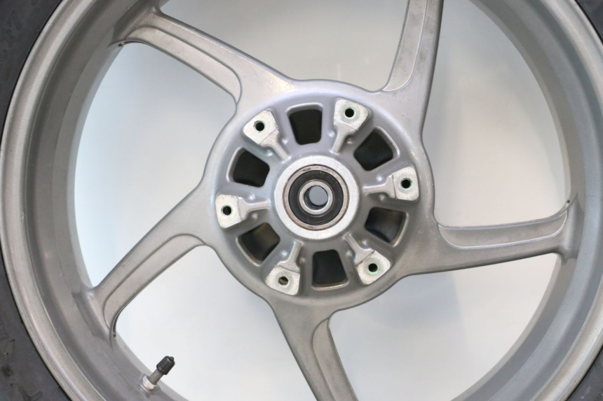 photo de LLANTA TRASERA Y NEUMÁTICO DUCATI SS IE DS CARENEE 1000 (2002 - 2006) - Características distintivas