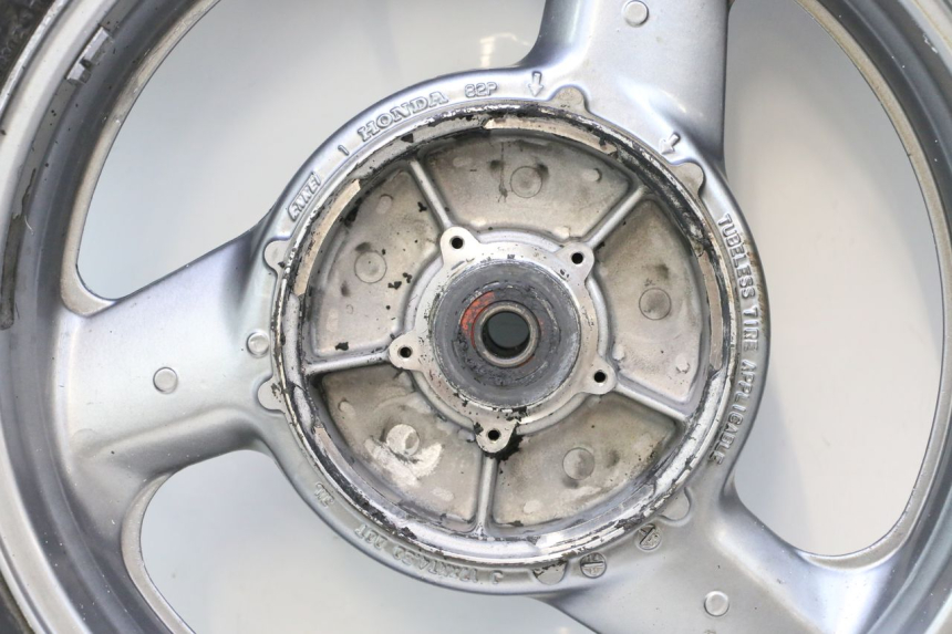 photo de LLANTA TRASERA Y NEUMÁTICO HONDA ST PAN EUROPEAN 1100 (1990 - 2002) - Ángulo de visión alternativo
