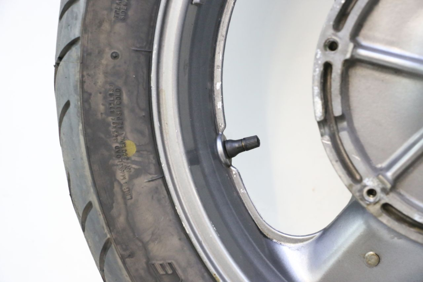photo de LLANTA TRASERA Y NEUMÁTICO HONDA ST PAN EUROPEAN 1100 (1990 - 2002) - Perfil de la pieza de repuesto