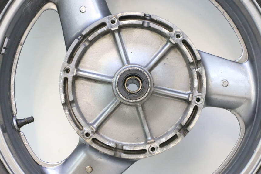 photo de LLANTA TRASERA Y NEUMÁTICO HONDA ST PAN EUROPEAN 1100 (1990 - 2002) - Otra perspectiva