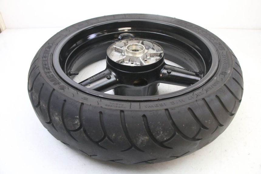 photo de LLANTA TRASERA Y NEUMÁTICO SUZUKI GSX F GSXF 650 (2007 - 2015) - Detalles de los puntos de fijación