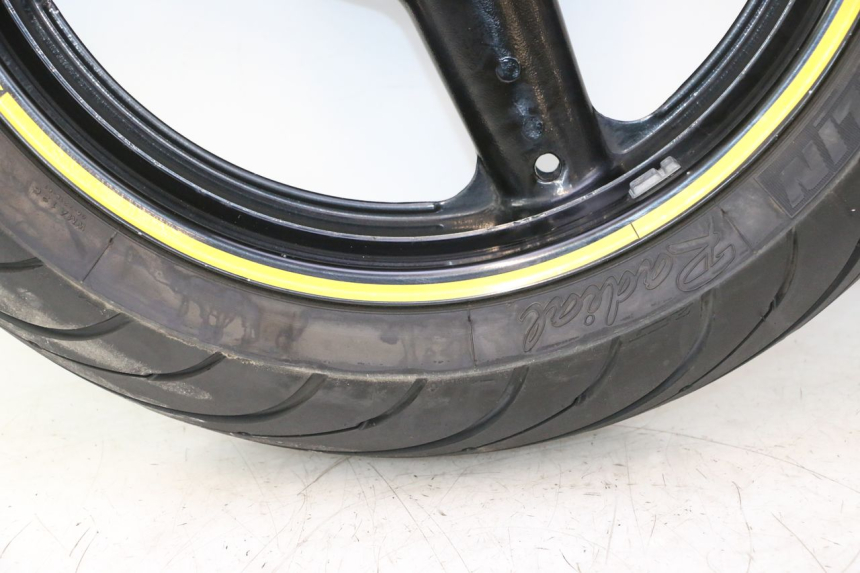 photo de LLANTA TRASERA Y NEUMÁTICO SUZUKI SV S 650 (2003 - 2009) - Características distintivas