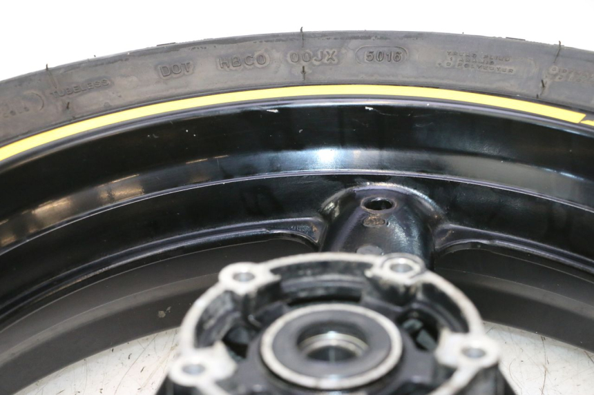 photo de LLANTA TRASERA Y NEUMÁTICO SUZUKI SV S 650 (2003 - 2009) - Detalles de los puntos de fijación