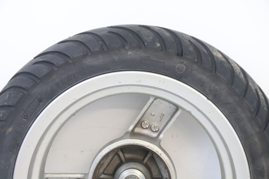 photo de LLANTA TRASERA Y NEUMÁTICO PEUGEOT VIVACITY NEW 2T 50 (2008 - 2017) - Estado de la superficie y material