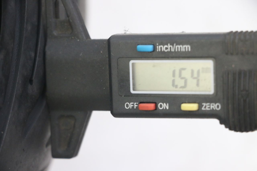 photo de LLANTA TRASERA Y NEUMÁTICO YAMAHA X-MAX XMAX 125 (2010 - 2013) - Detalle de la pieza