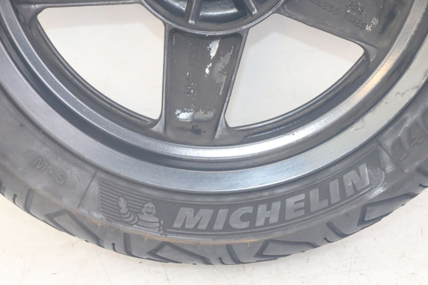 photo de LLANTA TRASERA Y NEUMÁTICO YAMAHA X-MAX XMAX 125 (2010 - 2013) - Características distintivas