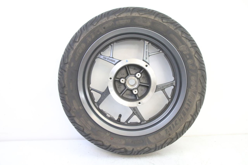 photo de LLANTA TRASERA Y NEUMÁTICO YAMAHA XMAX X-MAX 125 (2021 - 2025) - Vista principal