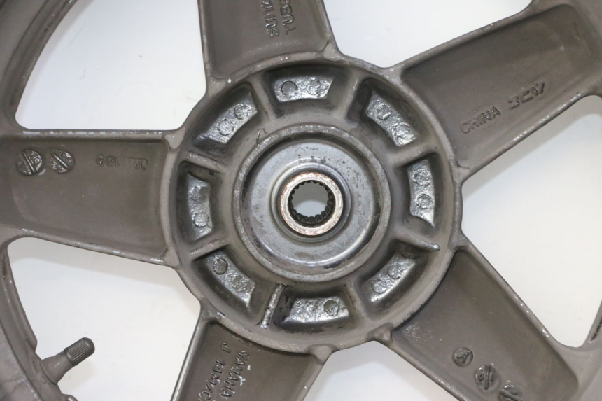 photo de LLANTA TRASERA Y NEUMÁTICO YAMAHA X-MAX XMAX 125 (2010 - 2013) - Foto de producto adicional