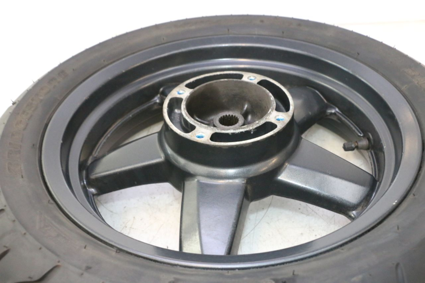photo de LLANTA TRASERA Y NEUMÁTICO YAMAHA XMAX X-MAX 125 (2006 - 2009) - Estado de la superficie y material