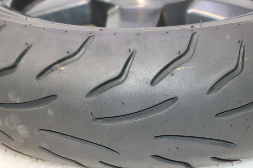 photo de LLANTA TRASERA Y NEUMÁTICO YAMAHA XMAX X-MAX 125 (2006 - 2009) - Marcados y referencias originales