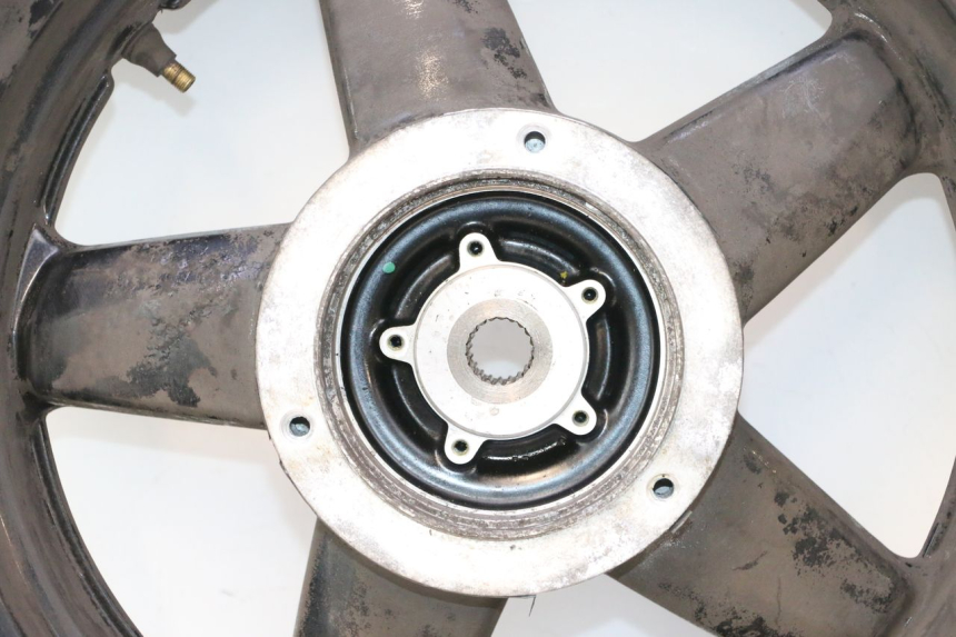 photo de LLANTA TRASERA Y NEUMÁTICO YAMAHA X-MAX XMAX 125 (2010 - 2013) - Detalle de la pieza