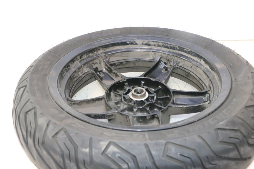 photo de LLANTA TRASERA Y NEUMÁTICO YAMAHA X-MAX XMAX 125 (2010 - 2013) - Características distintivas