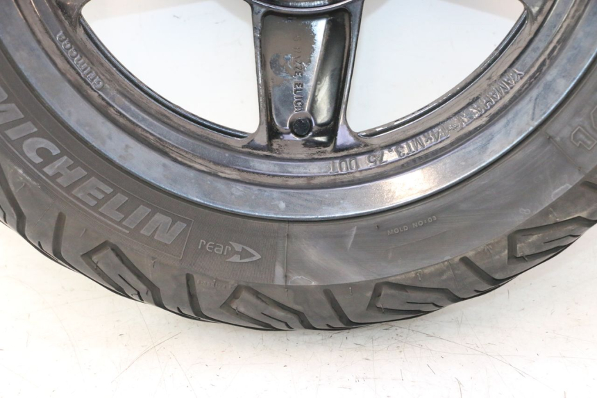 photo de LLANTA TRASERA Y NEUMÁTICO YAMAHA X-MAX XMAX 125 (2010 - 2013) - Detalles de los puntos de fijación