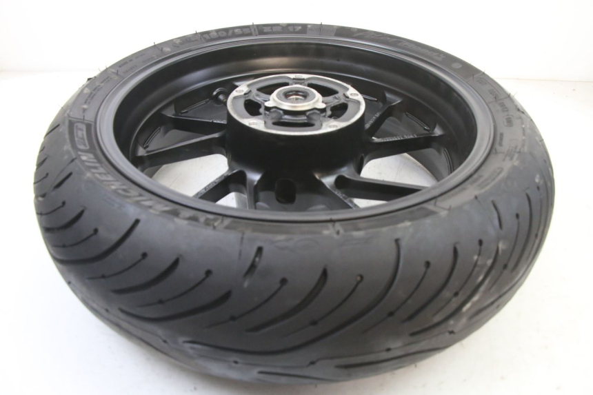 photo de LLANTA TRASERA Y NEUMÁTICO YAMAHA TRACER 7 700 (2020 - 2024) - Detalles de los puntos de fijación