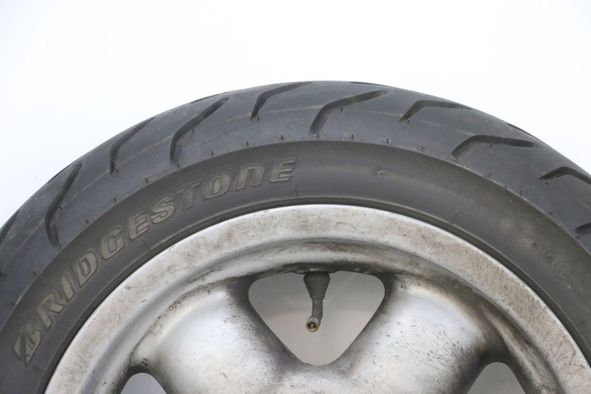 photo de LLANTA TRASERA Y NEUMÁTICO YAMAHA YP MAJESTY 125 (2002 - 2006) - Inspección visual detallada