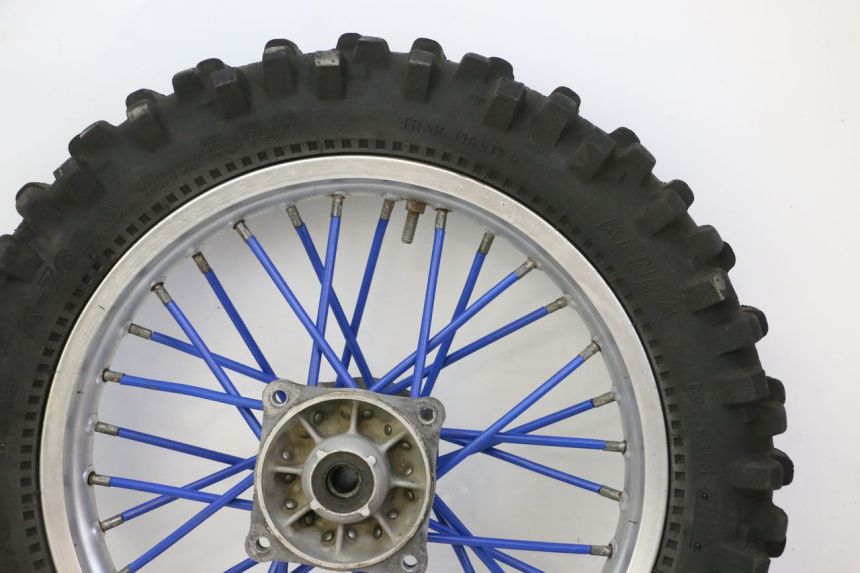 photo de LLANTA TRASERA Y NEUMÁTICO YAMAHA YZ 85 (2002 - 2018) - Características distintivas