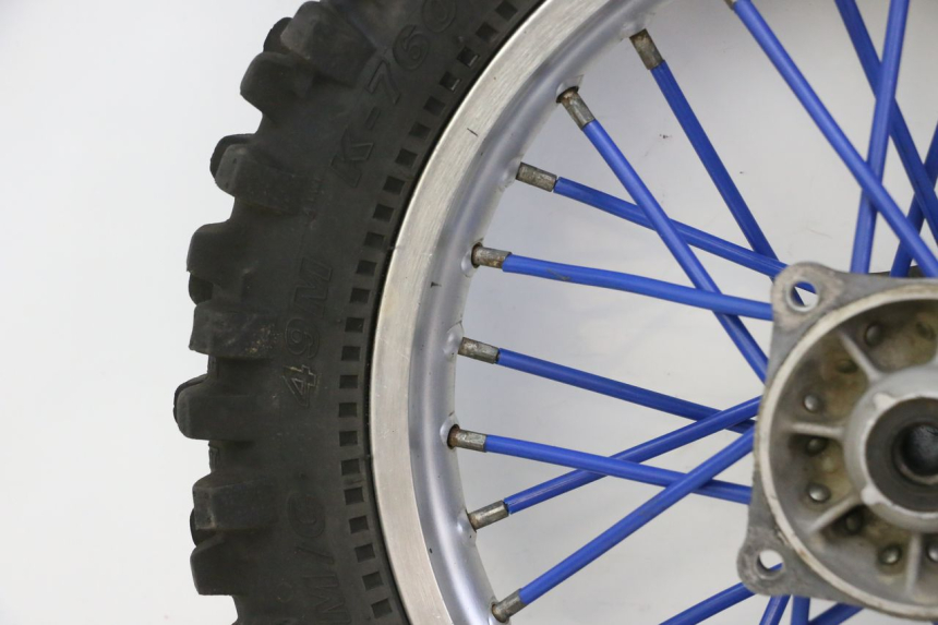 photo de LLANTA TRASERA Y NEUMÁTICO YAMAHA YZ 85 (2002 - 2018) - Zoom sobre los componentes