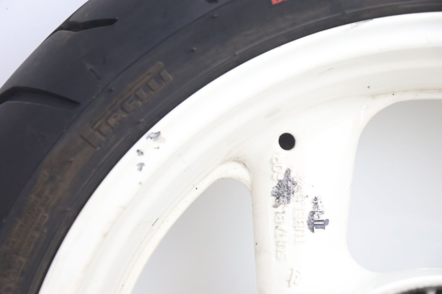 photo de LLANTA TRASERA Y NEUMÁTICO YAMAHA YZF R GENESIS 750 (1993 - 1998) - Estado de la superficie y material