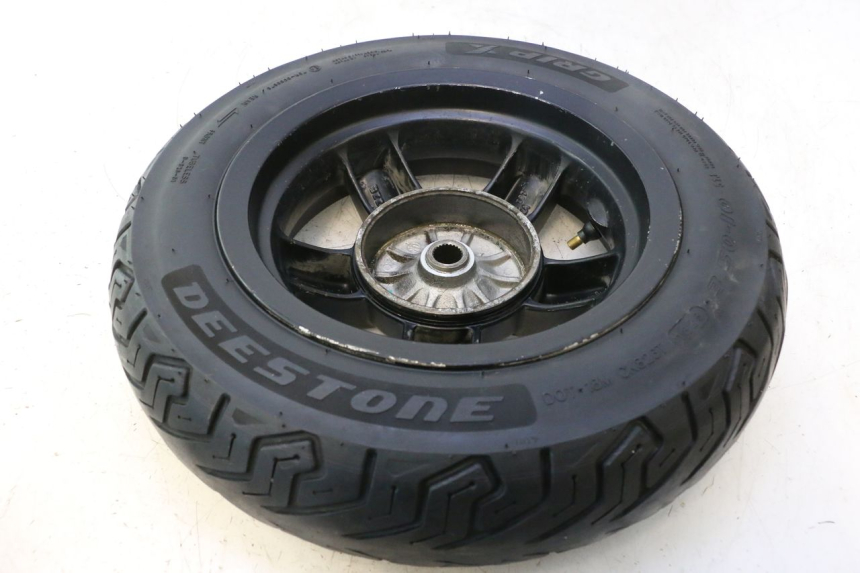 photo de LLANTA TRASERA Y NEUMÁTICO PIAGGIO ZIP 4T 50 (2018 - 2020) - Características distintivas