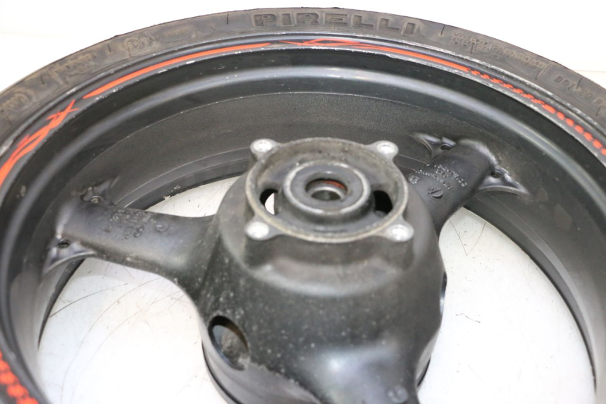 photo de LLANTA TRASERA Y NEUMÁTICO KAWASAKI ZX-6R ZX6R 600 (1995 - 1997) - Estado de la superficie y material