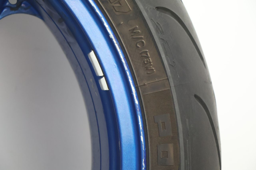 photo de LLANTA TRASERA Y NEUMÁTICO KAWASAKI ZX-6R ZX6R 600 (2000 - 2002) - Detalles de los puntos de fijación