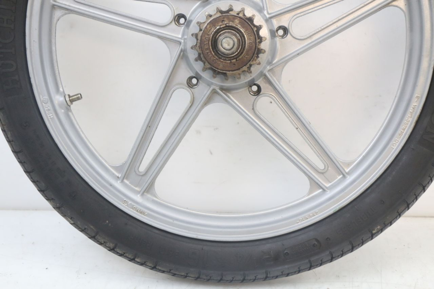 photo de LLANTA TRASERA PEUGEOT 103 VOGUE VS2 50 (2004 - 2017) - Primer plano técnico