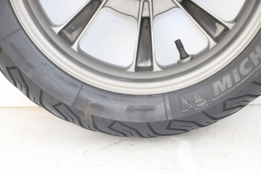 photo de LLANTA TRASERA QUADRO 3D S 350 (2013 - 2018) - Zoom sobre los componentes