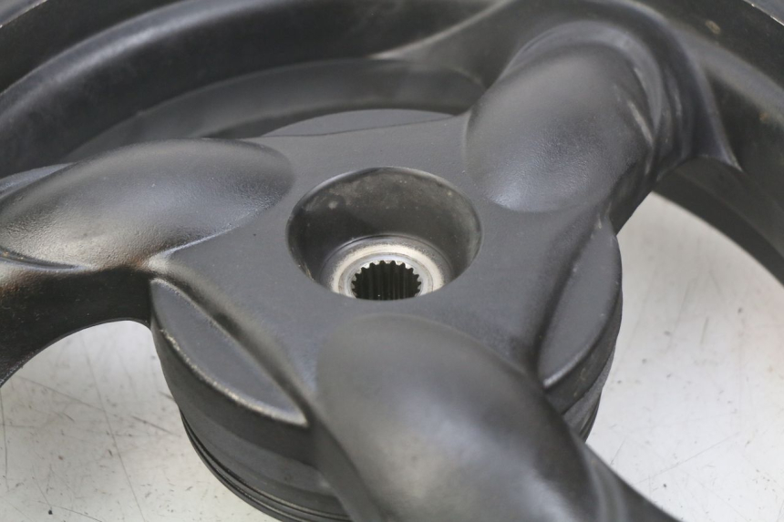 photo de LLANTA TRASERA KYMCO AGILITY 4T 50 (2018 - 2022) - Características distintivas