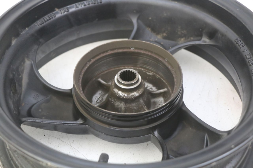 photo de LLANTA TRASERA KYMCO AGILITY 4T 50 (2018 - 2022) - Zoom sobre los componentes