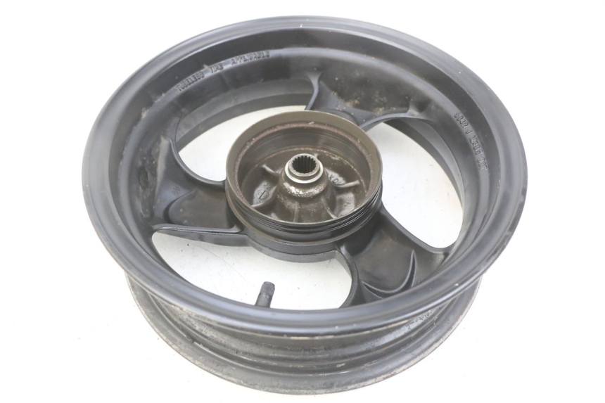 photo de LLANTA TRASERA KYMCO AGILITY 4T 50 (2018 - 2022) - Primer plano de alta resolución