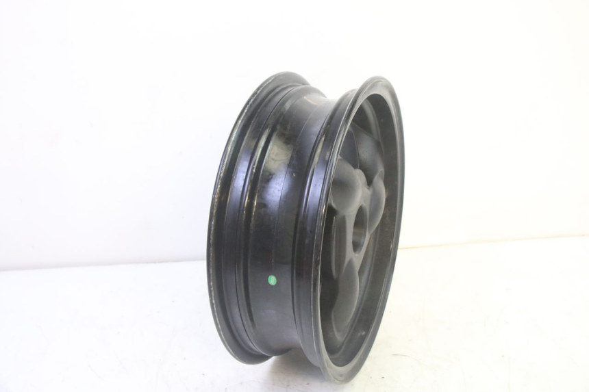 photo de LLANTA TRASERA KYMCO AGILITY 4T 50 (2018 - 2022) - Detalles de los puntos de fijación