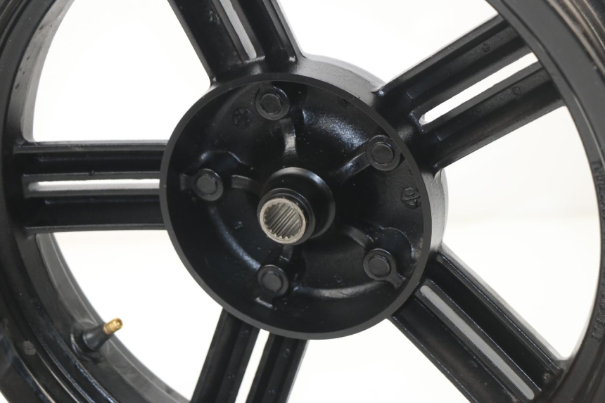 photo de LLANTA TRASERA KYMCO AGILITY CITY 16P 125 (2015 - 2021) - Detalles de los puntos de fijación