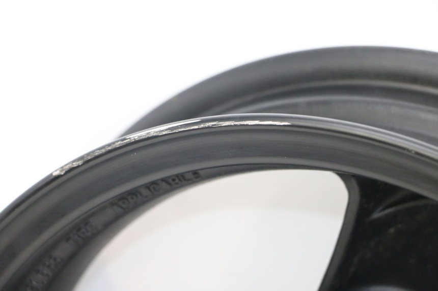 photo de LLANTA TRASERA KYMCO AGILITY FR 2T 50 (2012 - 2017) - Primer plano técnico