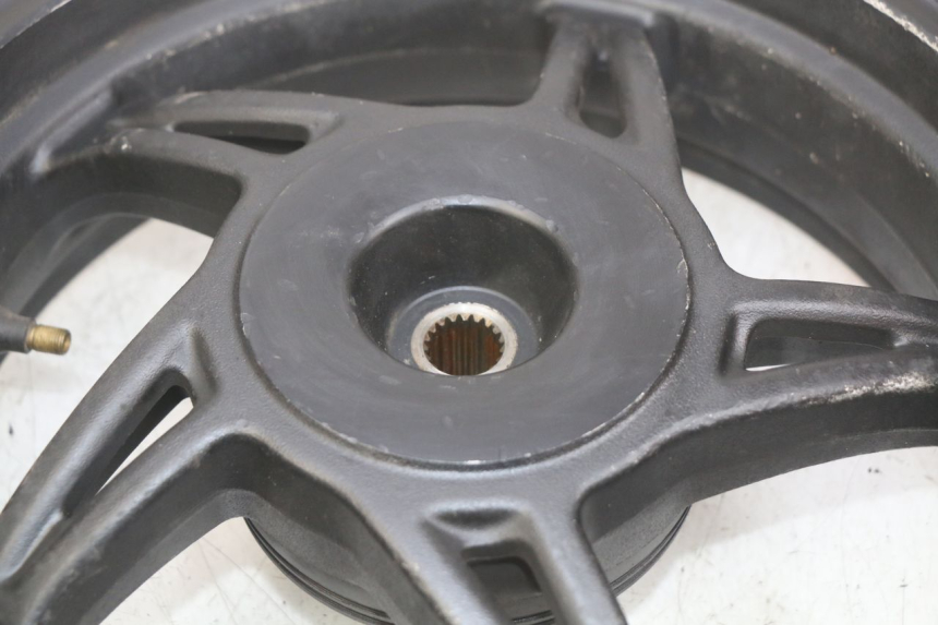 photo de LLANTA TRASERA KYMCO AGILITY RS 4T 50 (2009 - 2013) - Zoom sobre los componentes