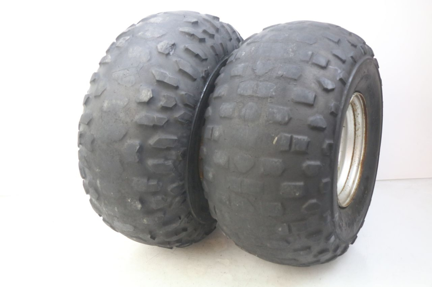 photo de LLANTA TRASERA YAMAHA BLASTER 200 (1987 - 2002) - Otra perspectiva