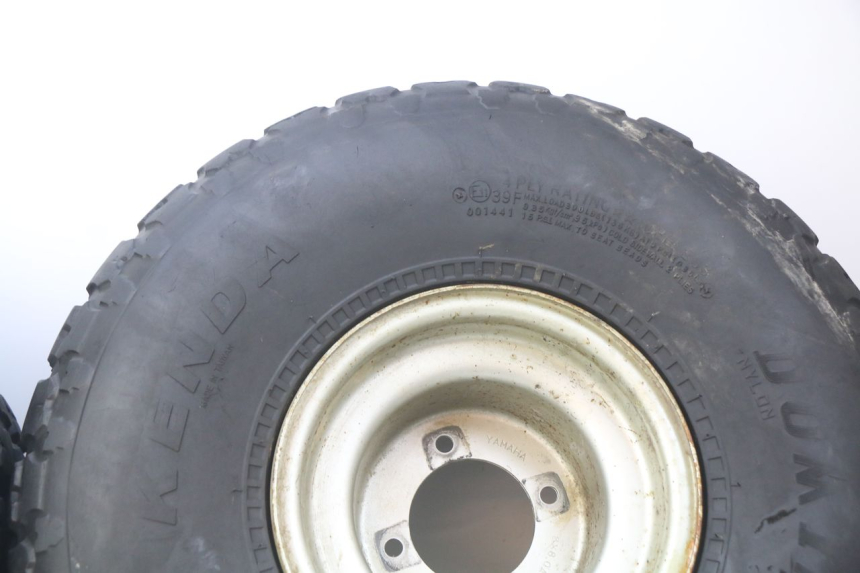 photo de LLANTA TRASERA YAMAHA BLASTER 200 (2003 - 2007) - Primer plano técnico