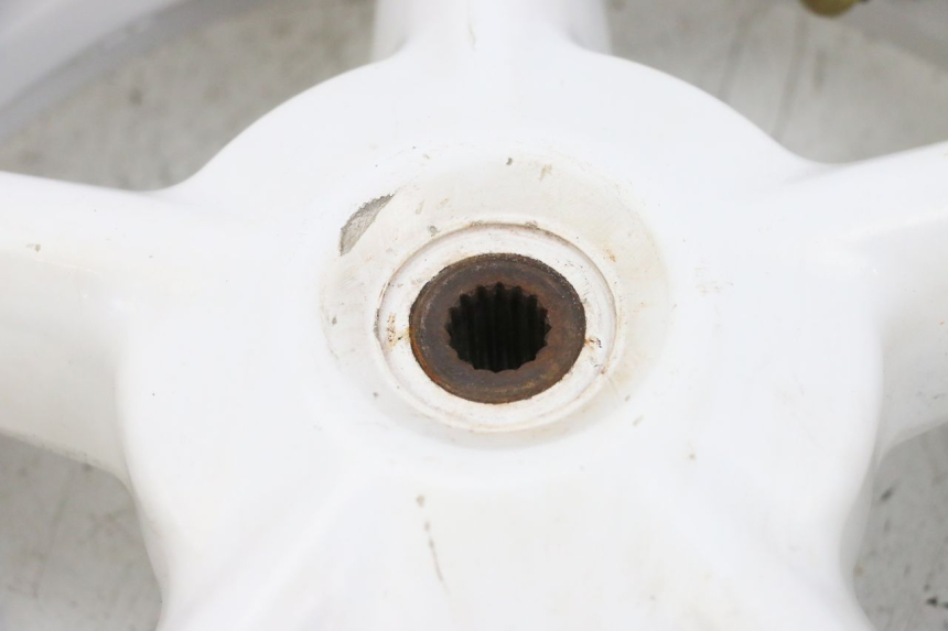 photo de LLANTA TRASERA MBK BOOSTER SPIRIT NAKED 50 (2004 - 2017) - Primer plano de alta resolución